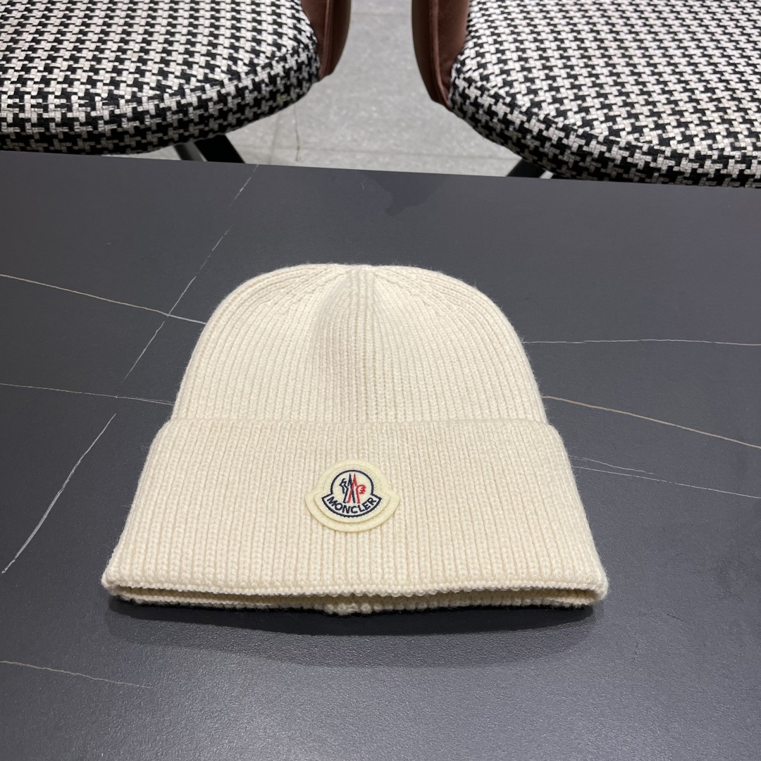 NO:361870,Moncler Mengkeli 2025 official website classic knitted hat, original single replica. Very soft and skin-friendly, very elastic, textured and very versatile style~ Warm cashmere wool hat, both size is elastic~ universal for men and women, can be worn for any head circumference. Super good quality, sincerely recommended hats, straw hats, fisherman hats, baseball hats, knit hats, hats, Moncler, Moncler, espadrilles, hats蒙口Moncler盟可睐2025官网经典针织帽,原单复刻.非常柔软亲肤,弹性很好有质感又非常百搭的款式~保暖的 羊绒毛线帽,均码有弹性~男女通用,任何头围都可以佩戴.质量超好真心推荐帽子草帽渔夫帽棒球帽针织帽,帽子,Moncler,Moncler,espadrilles,hats,hat