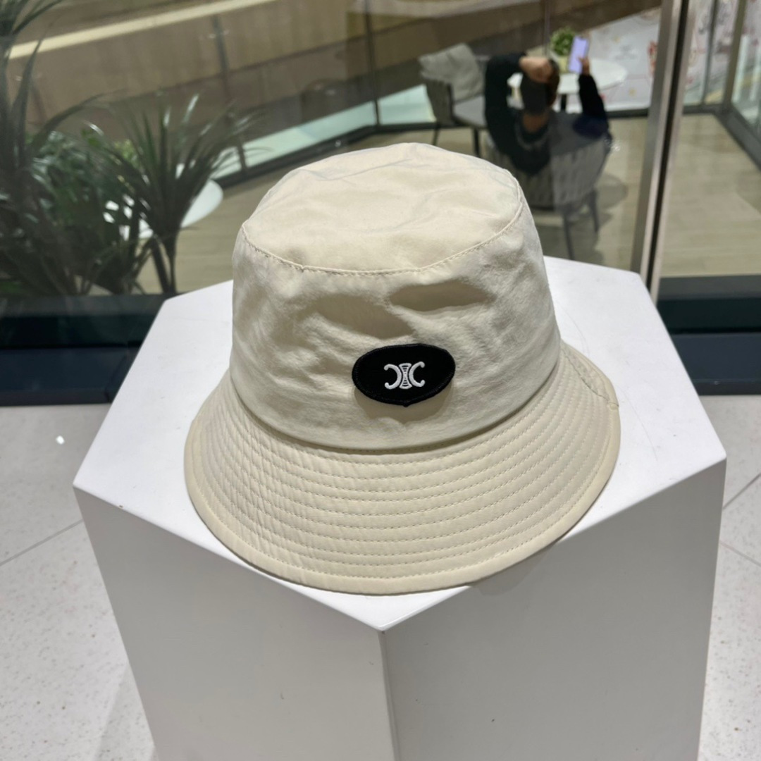  CELINE赛琳 高版本新款上架简约刺绣渔夫帽🧢日韩风格，随便搭配都超好看！出门旅游，绝对要入手的一款