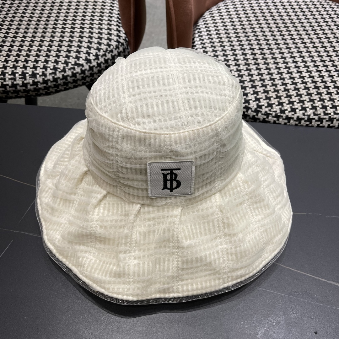  Burberry（巴宝莉）新款渔夫帽子女春夏薄款大檐防紫外线遮阳帽休闲百搭
