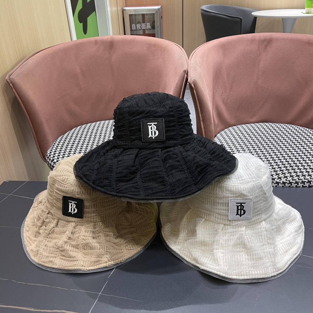  Burberry（巴宝莉）新款渔夫帽子女春夏薄款大檐防紫外线遮阳帽休闲百搭