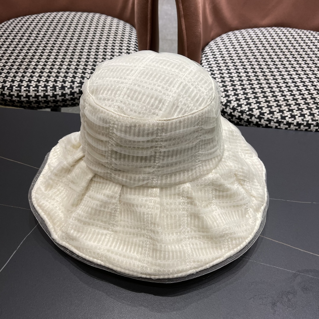  Burberry（巴宝莉）新款渔夫帽子女春夏薄款大檐防紫外线遮阳帽休闲百搭