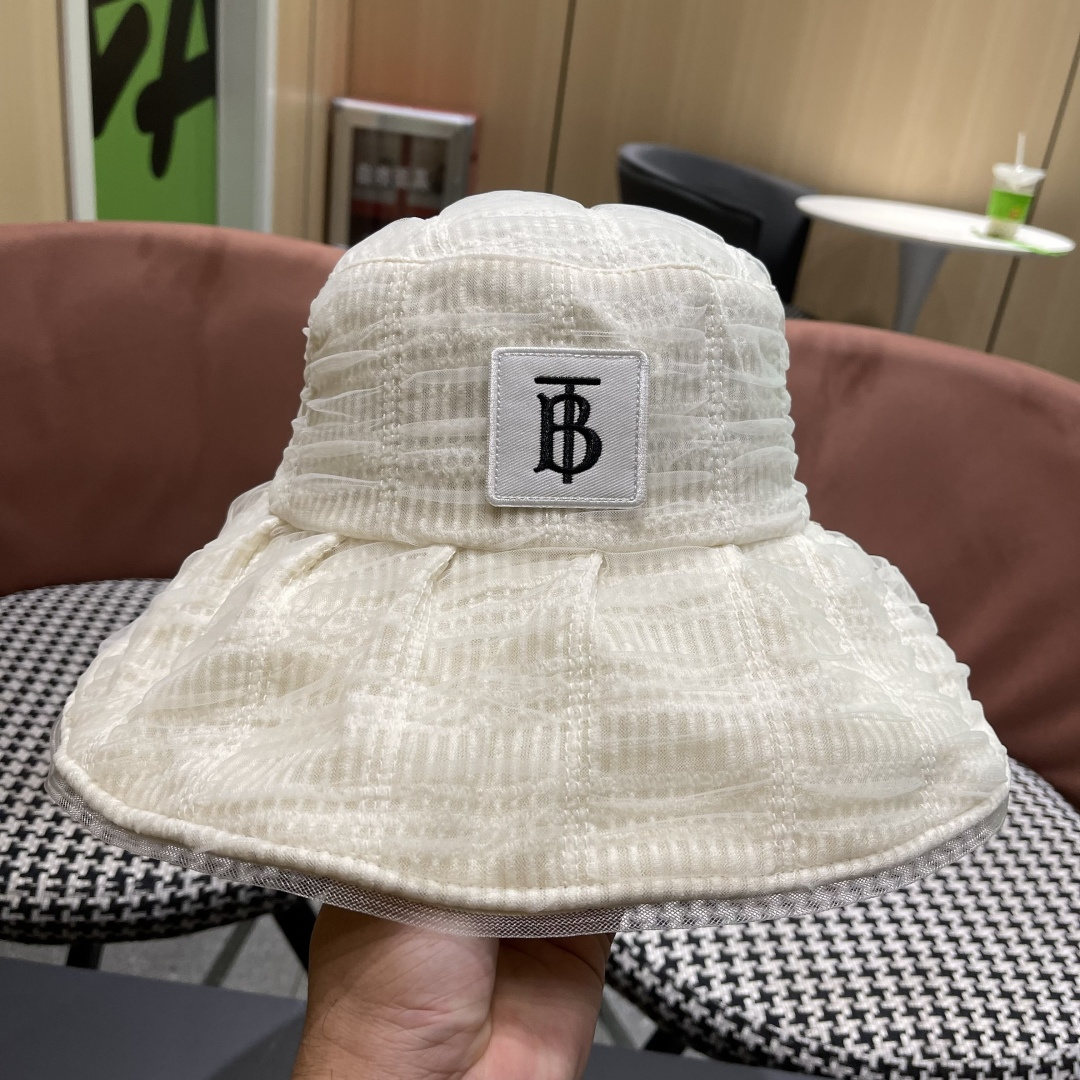  Burberry（巴宝莉）新款渔夫帽子女春夏薄款大檐防紫外线遮阳帽休闲百搭