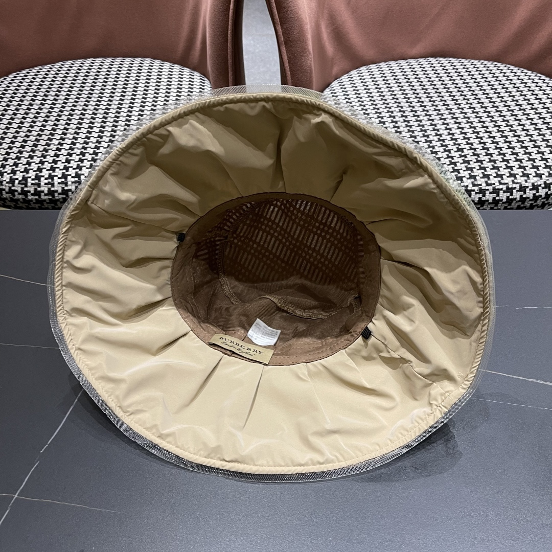  Burberry（巴宝莉）新款渔夫帽子女春夏薄款大檐防紫外线遮阳帽休闲百搭