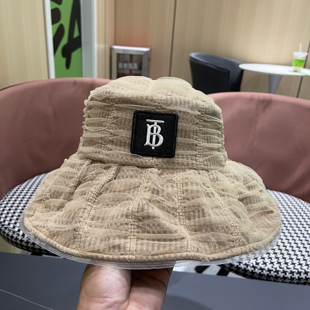  Burberry（巴宝莉）新款渔夫帽子女春夏薄款大檐防紫外线遮阳帽休闲百搭