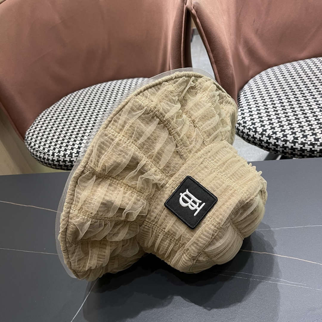  Burberry（巴宝莉）新款渔夫帽子女春夏薄款大檐防紫外线遮阳帽休闲百搭