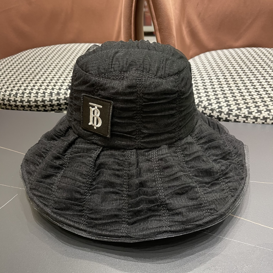  Burberry（巴宝莉）新款渔夫帽子女春夏薄款大檐防紫外线遮阳帽休闲百搭