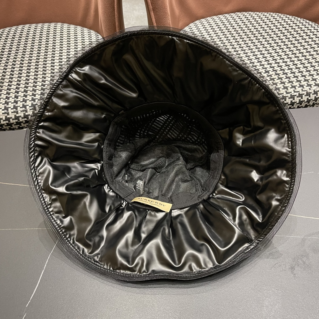  Burberry（巴宝莉）新款渔夫帽子女春夏薄款大檐防紫外线遮阳帽休闲百搭