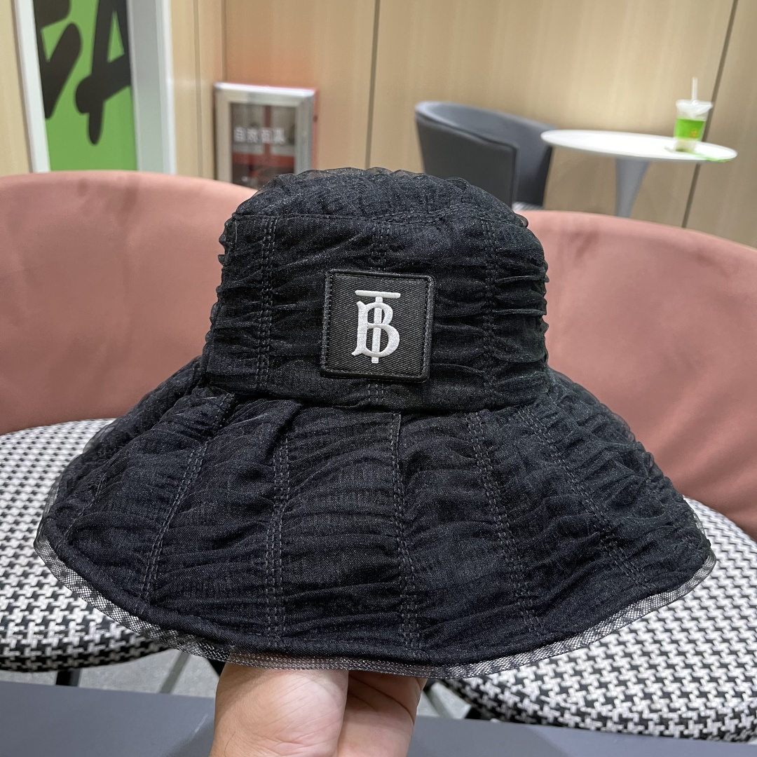  Burberry（巴宝莉）新款渔夫帽子女春夏薄款大檐防紫外线遮阳帽休闲百搭