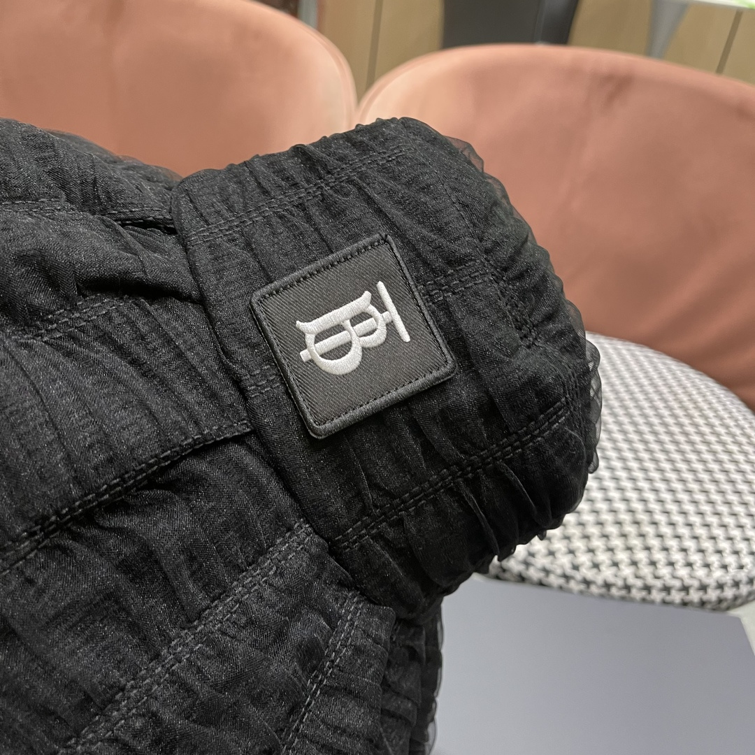  Burberry（巴宝莉）新款渔夫帽子女春夏薄款大檐防紫外线遮阳帽休闲百搭