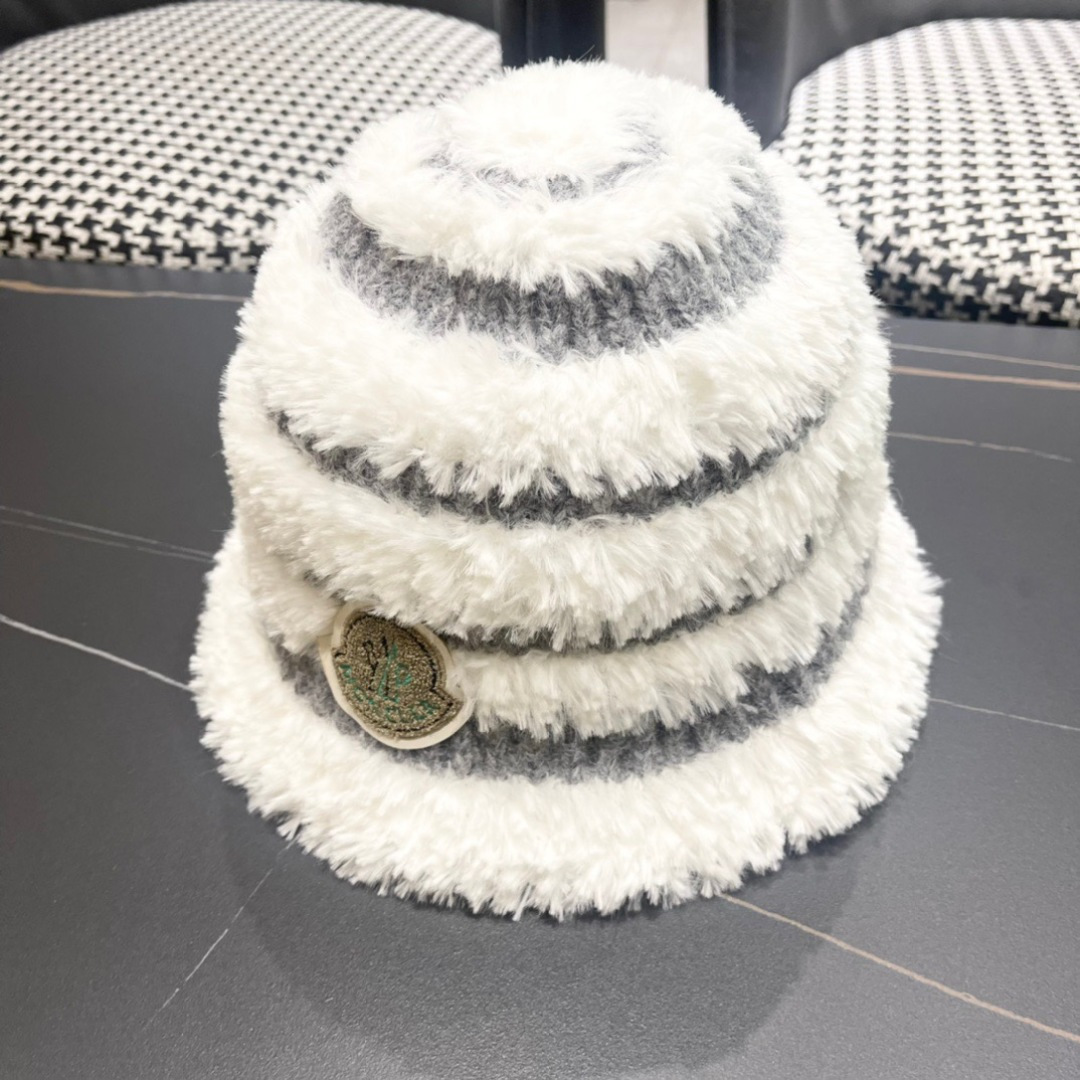  （蒙囗MONCLER】2025秋冬款女拼色双耳保毛绒渔夫帽时尚百搭毛绒护耳雷锋帽秋冬赶紧订购哦，