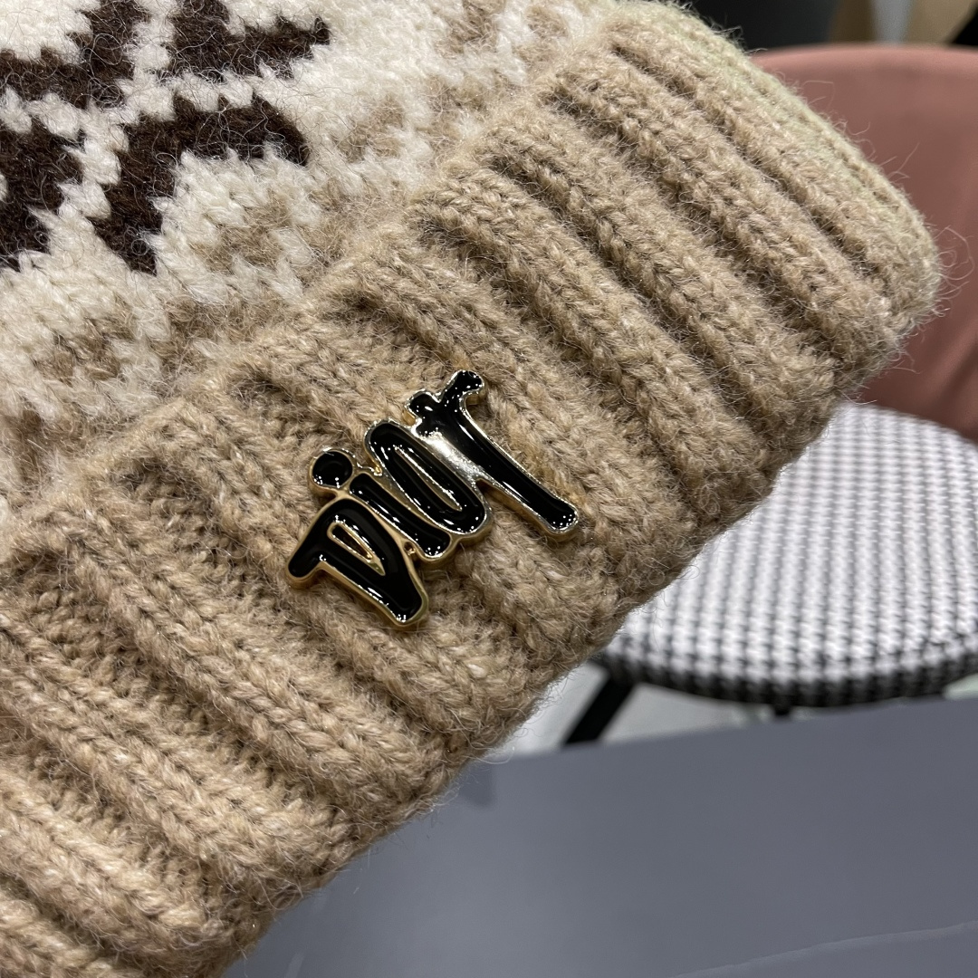  迪奥Dior 费尔岛软糯秋冬休闲毛线帽 保暖针织帽卷边可爱毛球帽圣诞韩版ins