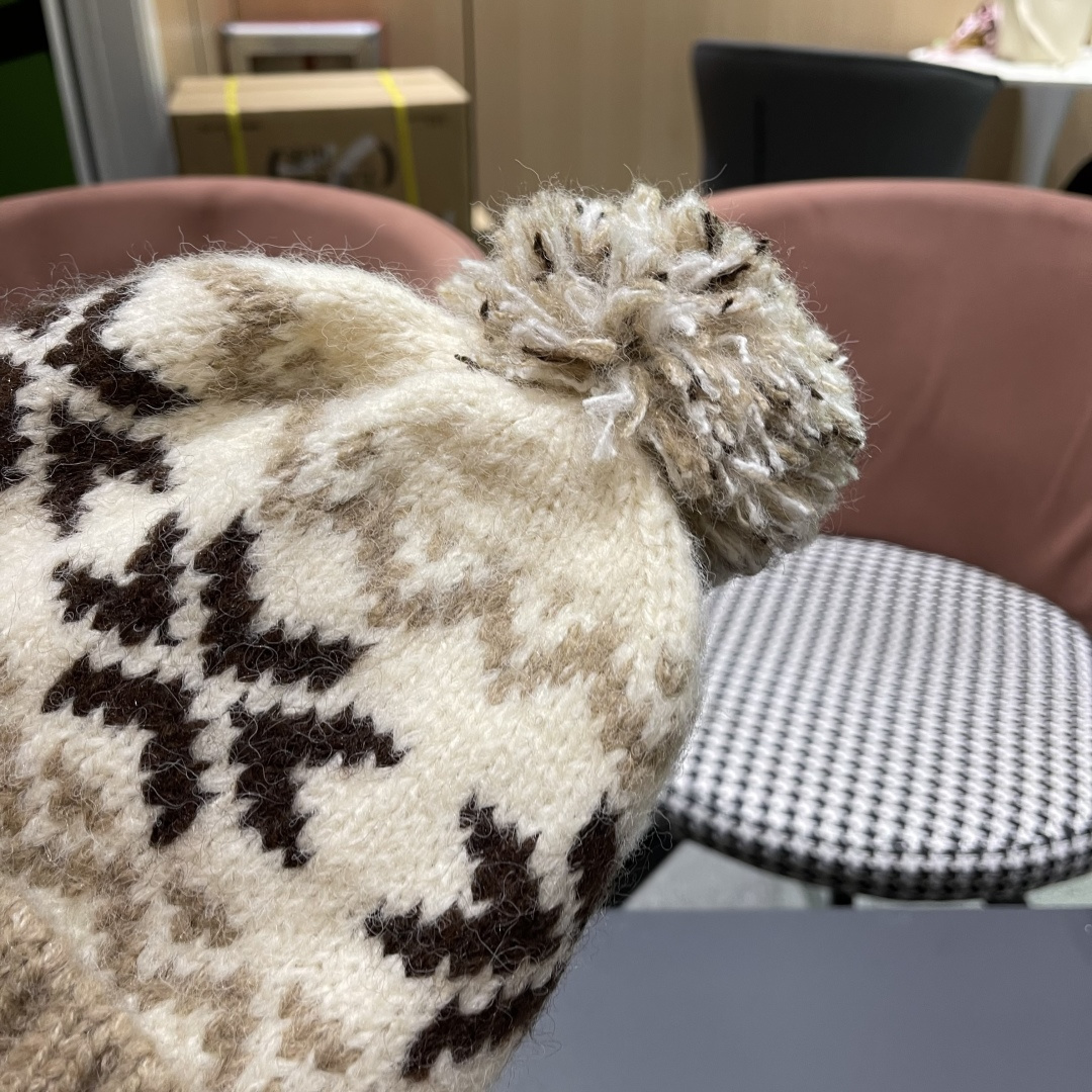  迪奥Dior 费尔岛软糯秋冬休闲毛线帽 保暖针织帽卷边可爱毛球帽圣诞韩版ins