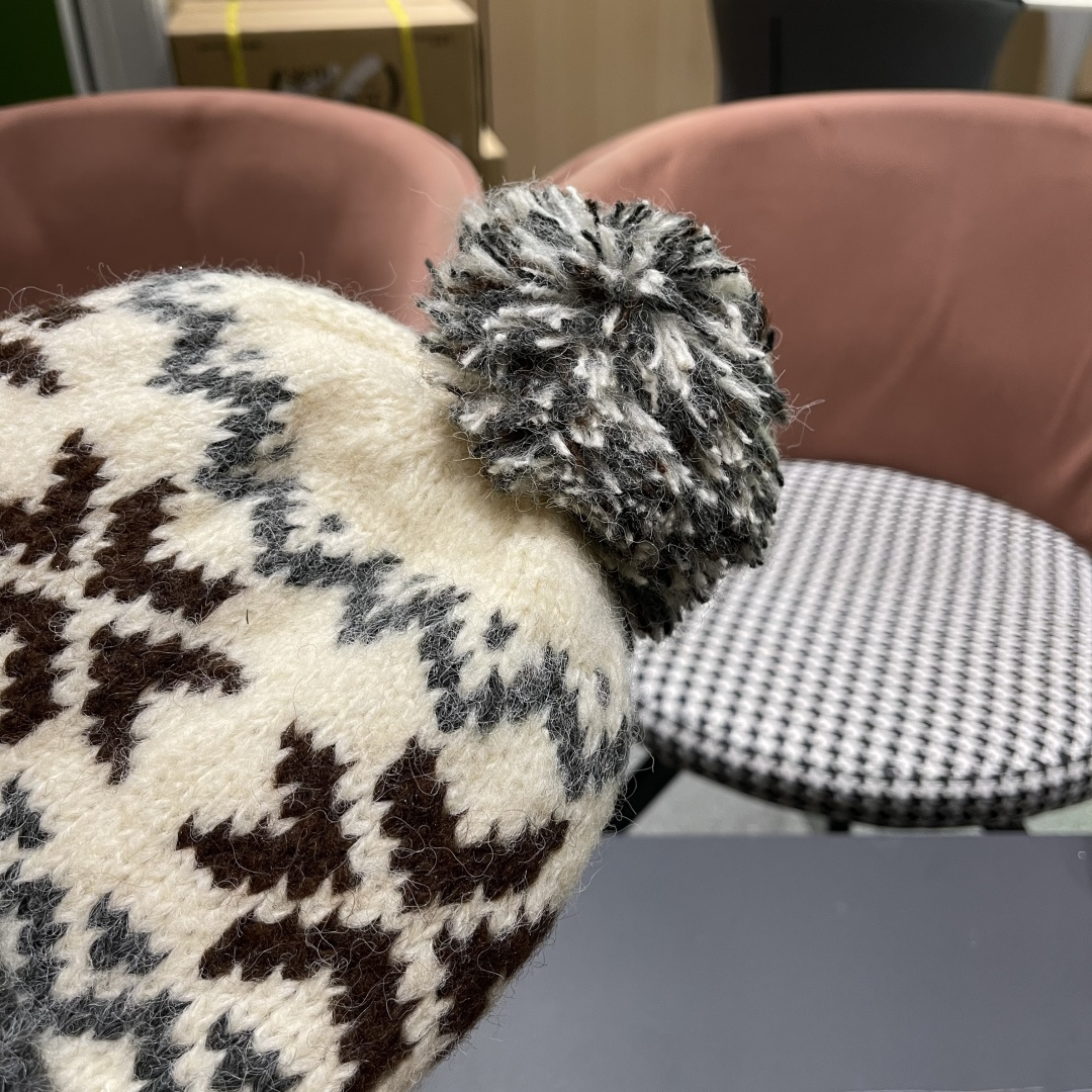  迪奥Dior 费尔岛软糯秋冬休闲毛线帽 保暖针织帽卷边可爱毛球帽圣诞韩版ins