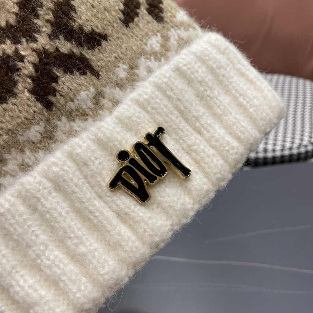  迪奥Dior 费尔岛软糯秋冬休闲毛线帽 保暖针织帽卷边可爱毛球帽圣诞韩版ins