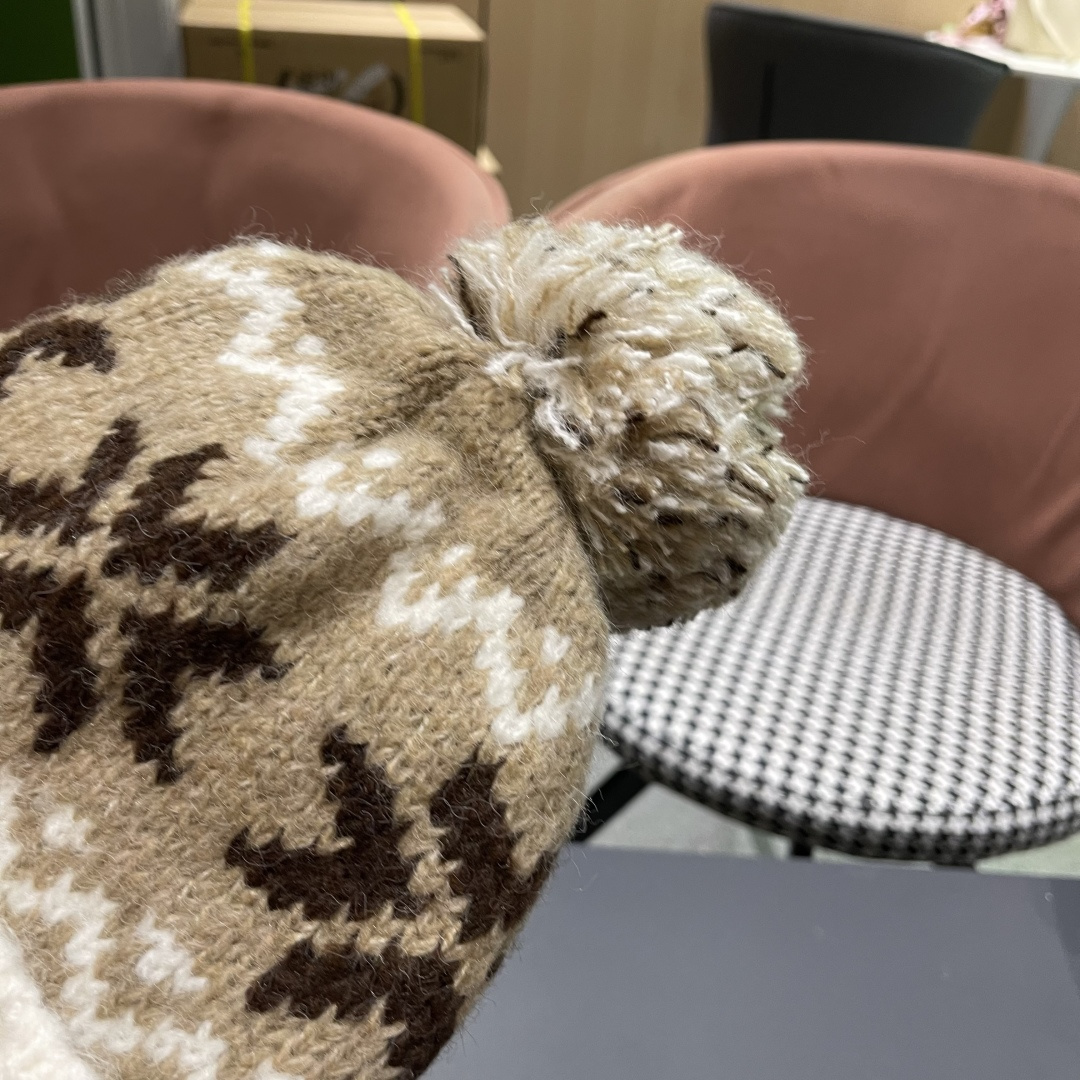  迪奥Dior 费尔岛软糯秋冬休闲毛线帽 保暖针织帽卷边可爱毛球帽圣诞韩版ins