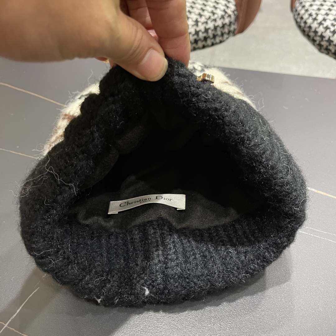  迪奥Dior 费尔岛软糯秋冬休闲毛线帽 保暖针织帽卷边可爱毛球帽圣诞韩版ins