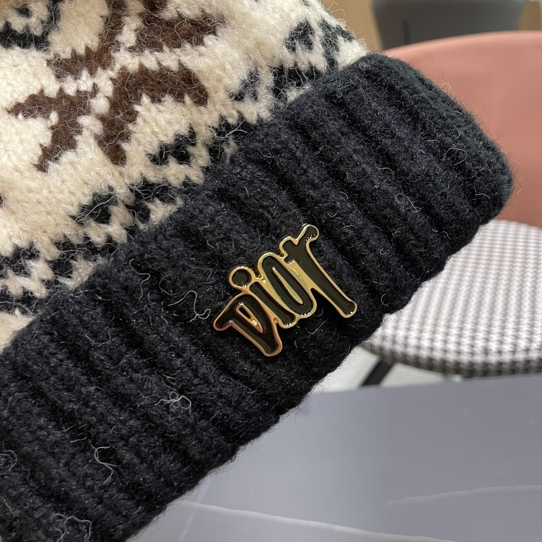  迪奥Dior 费尔岛软糯秋冬休闲毛线帽 保暖针织帽卷边可爱毛球帽圣诞韩版ins