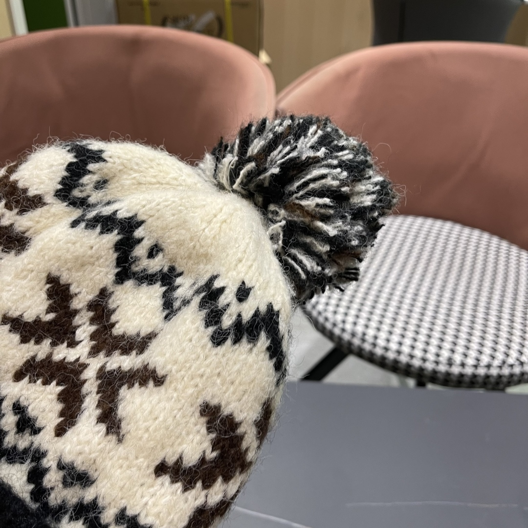  迪奥Dior 费尔岛软糯秋冬休闲毛线帽 保暖针织帽卷边可爱毛球帽圣诞韩版ins