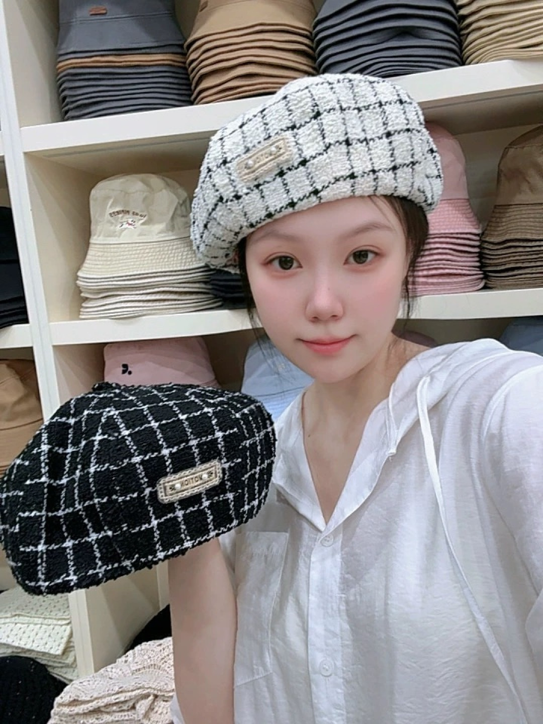  赛琳 CELINE 2025新款韩版格纹贝雷帽女秋冬百搭显脸小休闲
画家帽潮八角帽