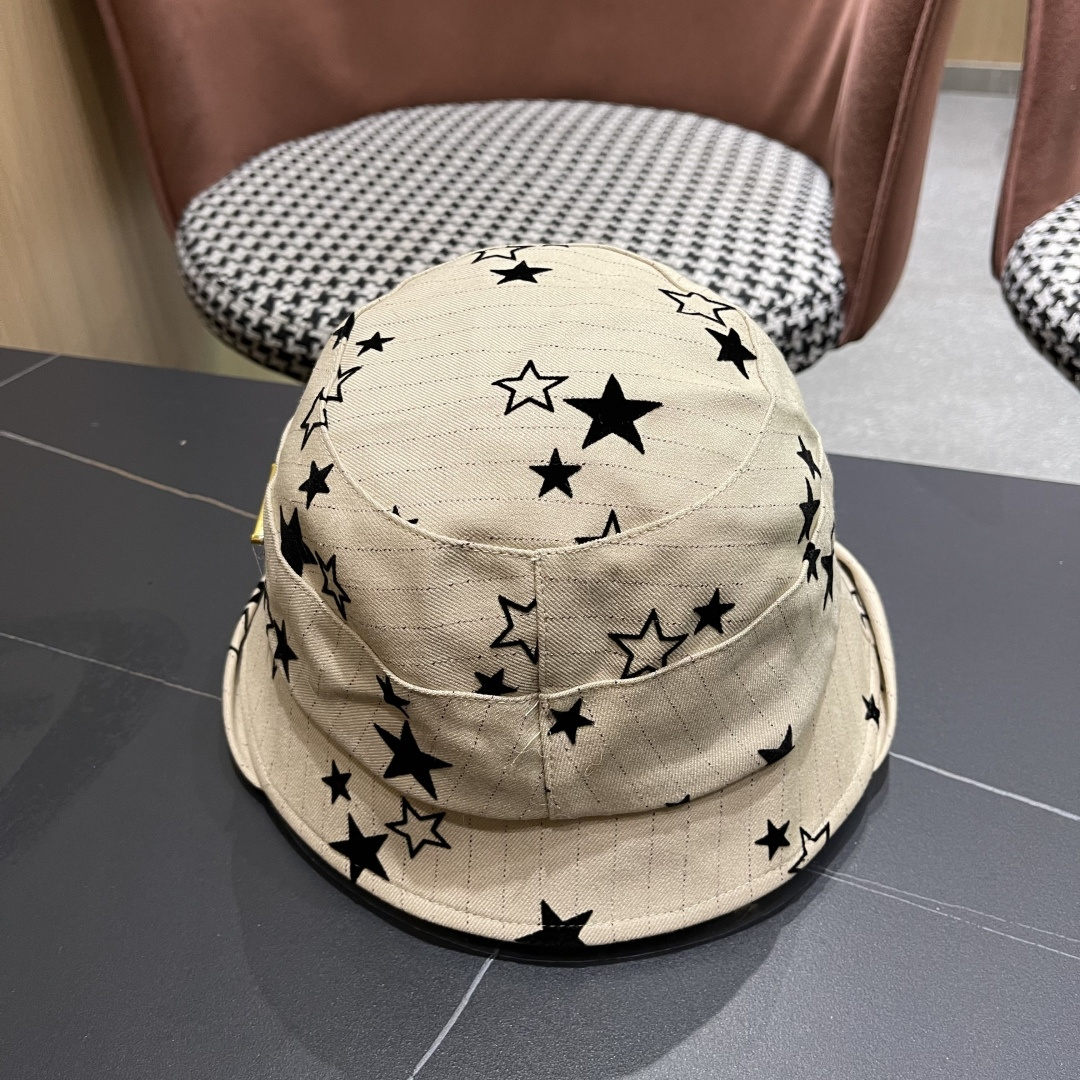  普拉达，Prada新款韩系满天星条纹黑白涂鸦渔夫帽春秋休闲百搭显脸小防晒遮阳帽