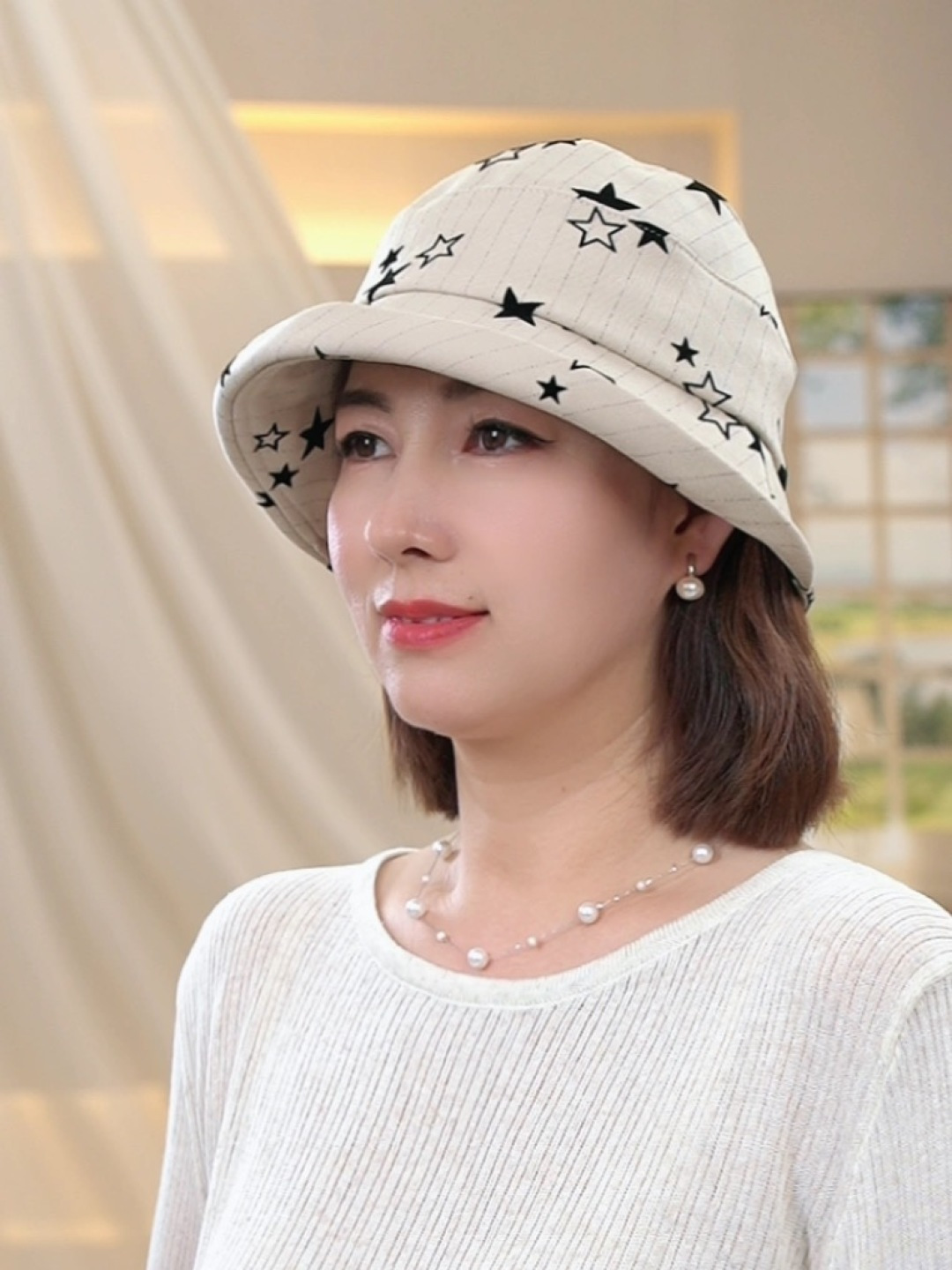  普拉达，Prada新款韩系满天星条纹黑白涂鸦渔夫帽春秋休闲百搭显脸小防晒遮阳帽