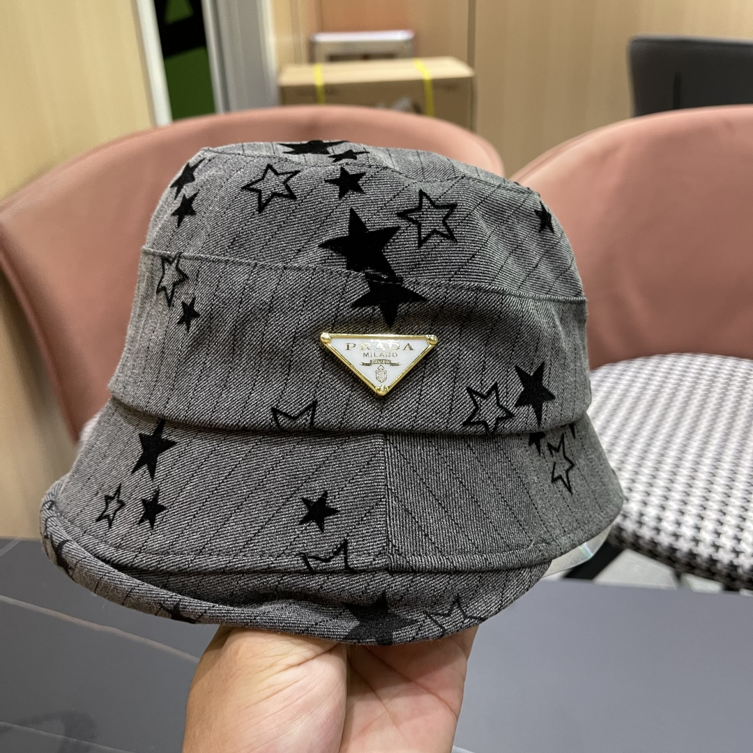  普拉达，Prada新款韩系满天星条纹黑白涂鸦渔夫帽春秋休闲百搭显脸小防晒遮阳帽