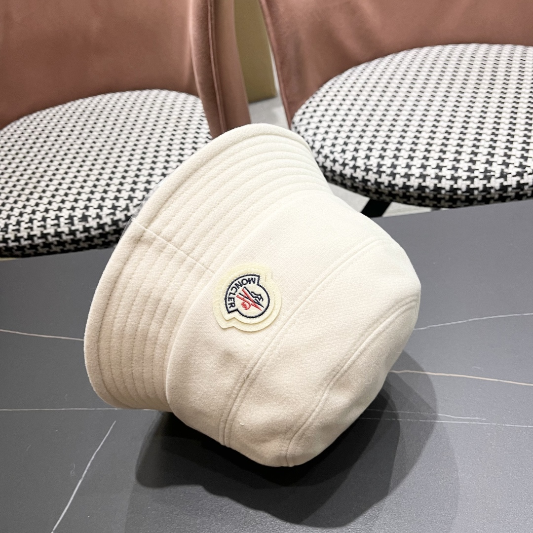  （蒙囗MONCLER】2025秋冬款保暖甜美可爱渔夫帽时尚百搭秋冬赶紧订购哦，