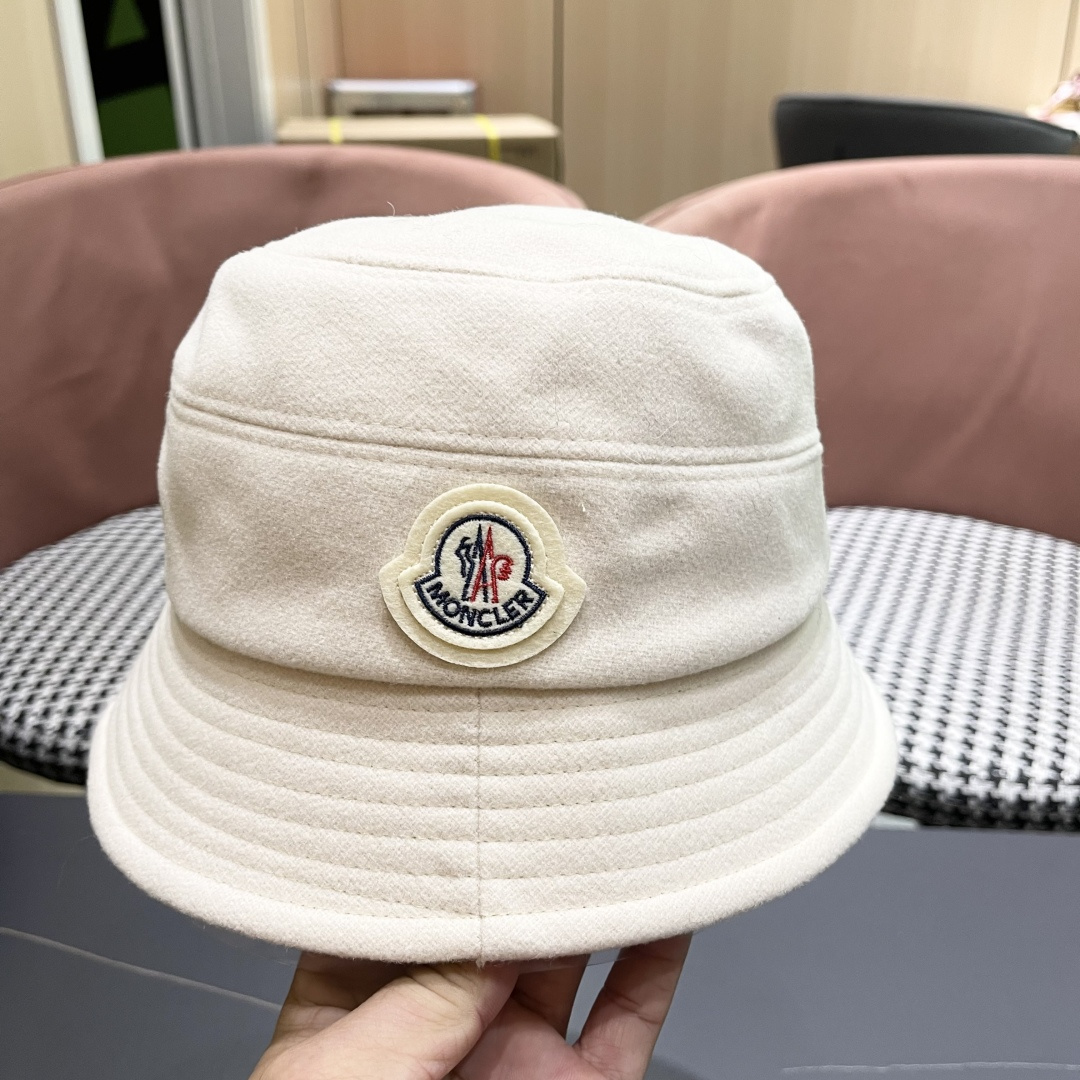  （蒙囗MONCLER】2025秋冬款保暖甜美可爱渔夫帽时尚百搭秋冬赶紧订购哦，