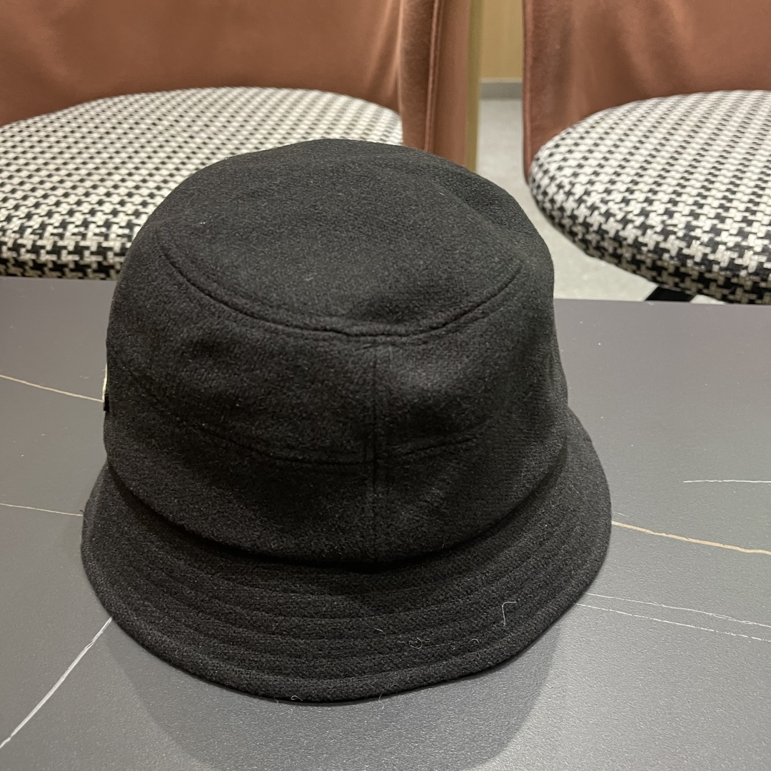  （蒙囗MONCLER】2025秋冬款保暖甜美可爱渔夫帽时尚百搭秋冬赶紧订购哦，