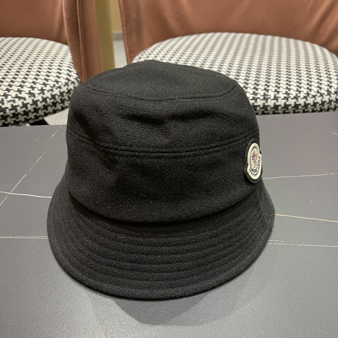  （蒙囗MONCLER】2025秋冬款保暖甜美可爱渔夫帽时尚百搭秋冬赶紧订购哦，