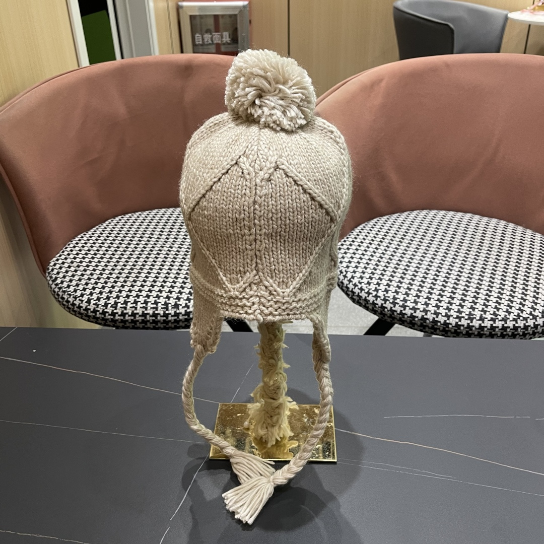  Chane*🆕香奈儿新款滑雪系列毛线帽，火爆全网的雷锋帽，谁戴谁好4️⃣个色 黑白百搭酷帅男女可戴情侣