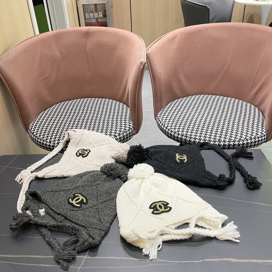  Chane*🆕香奈儿新款滑雪系列毛线帽，火爆全网的雷锋帽，谁戴谁好4️⃣个色 黑白百搭酷帅男女可戴情侣