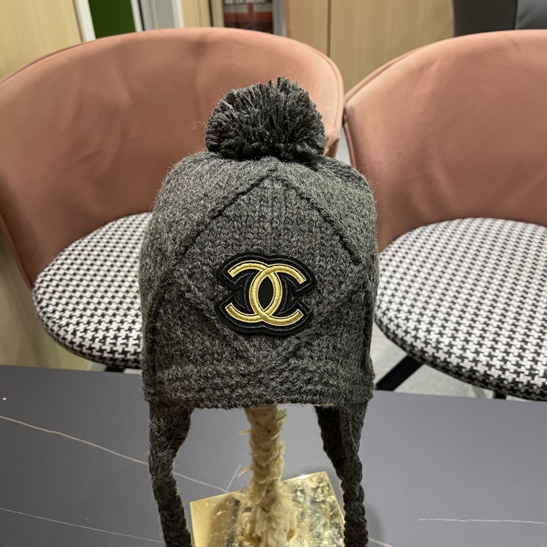  Chane*🆕香奈儿新款滑雪系列毛线帽，火爆全网的雷锋帽，谁戴谁好4️⃣个色 黑白百搭酷帅男女可戴情侣