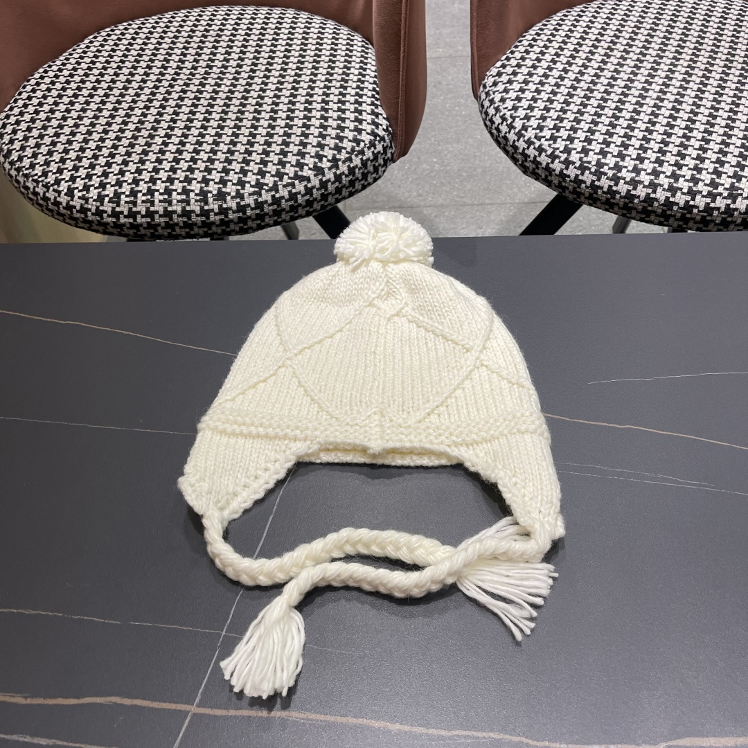  Chane*🆕香奈儿新款滑雪系列毛线帽，火爆全网的雷锋帽，谁戴谁好4️⃣个色 黑白百搭酷帅男女可戴情侣