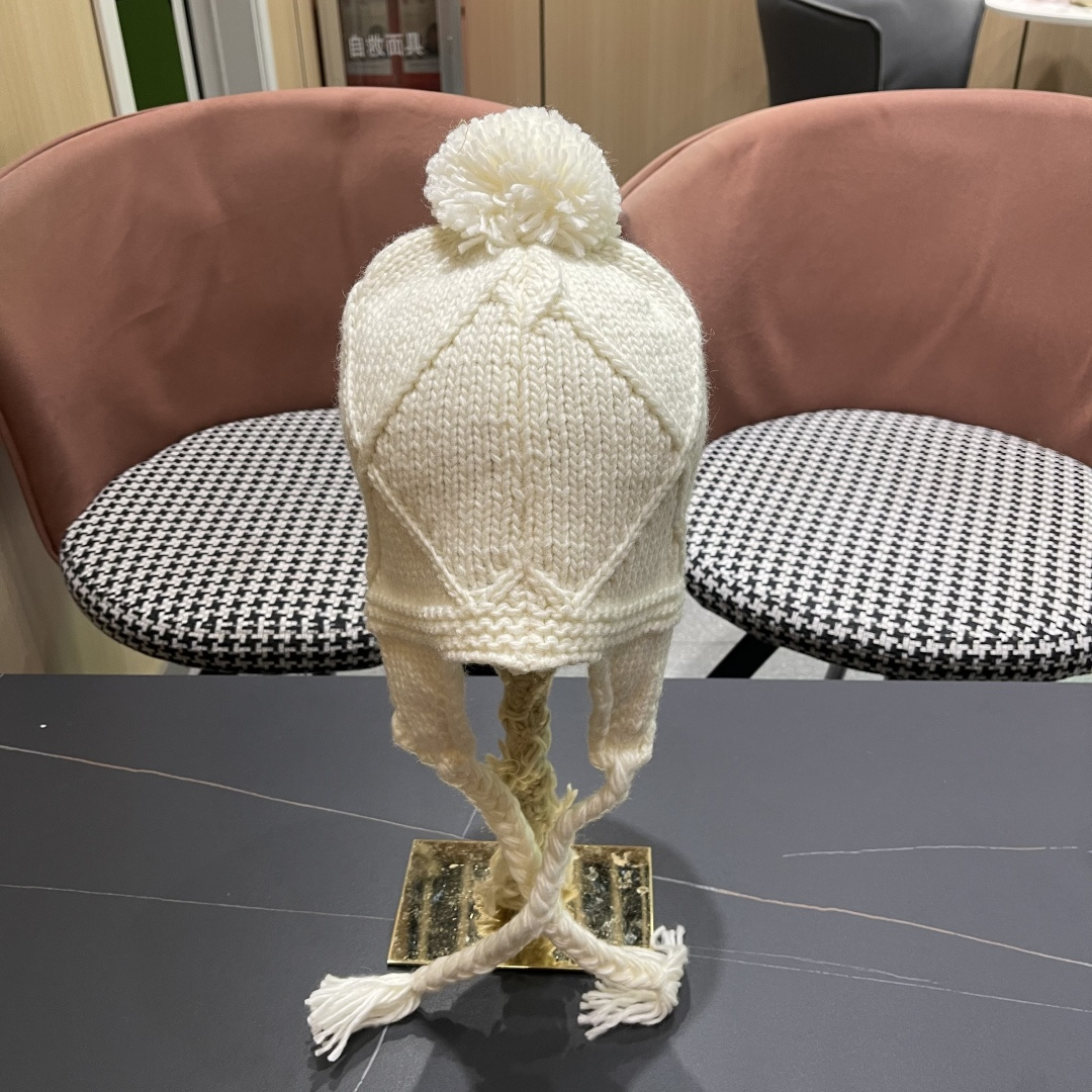  Chane*🆕香奈儿新款滑雪系列毛线帽，火爆全网的雷锋帽，谁戴谁好4️⃣个色 黑白百搭酷帅男女可戴情侣