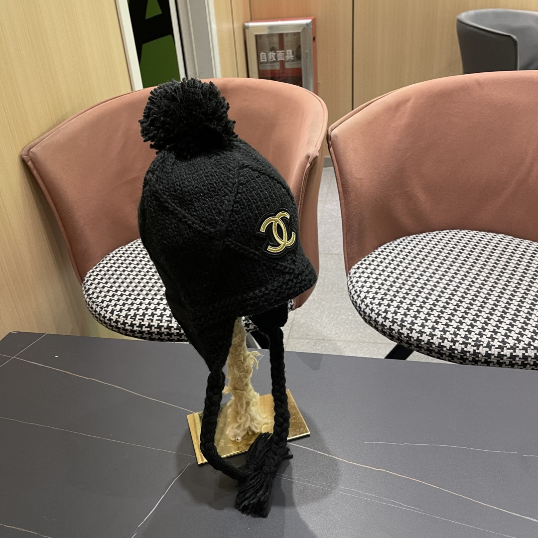  Chane*🆕香奈儿新款滑雪系列毛线帽，火爆全网的雷锋帽，谁戴谁好4️⃣个色 黑白百搭酷帅男女可戴情侣