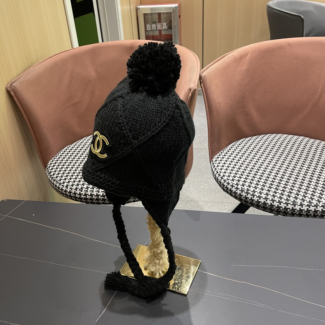  Chane*🆕香奈儿新款滑雪系列毛线帽，火爆全网的雷锋帽，谁戴谁好4️⃣个色 黑白百搭酷帅男女可戴情侣