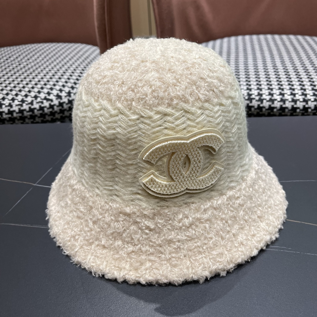 🆕【CHANEL香奈儿】2025秋冬新款毛绒小香风简约渔夫帽，独特设计～时尚气质的一款