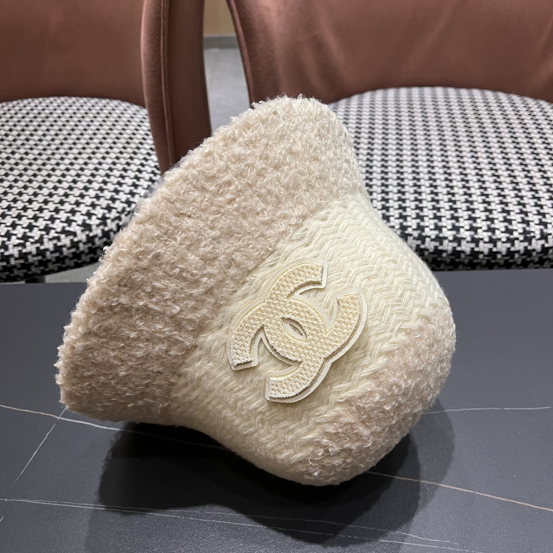 🆕【CHANEL香奈儿】2025秋冬新款毛绒小香风简约渔夫帽，独特设计～时尚气质的一款