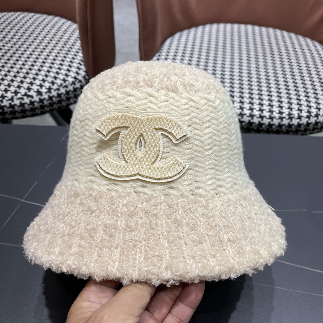 🆕【CHANEL香奈儿】2025秋冬新款毛绒小香风简约渔夫帽，独特设计～时尚气质的一款