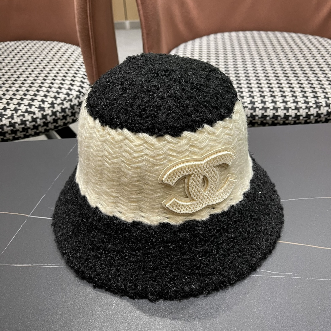 🆕【CHANEL香奈儿】2025秋冬新款毛绒小香风简约渔夫帽，独特设计～时尚气质的一款