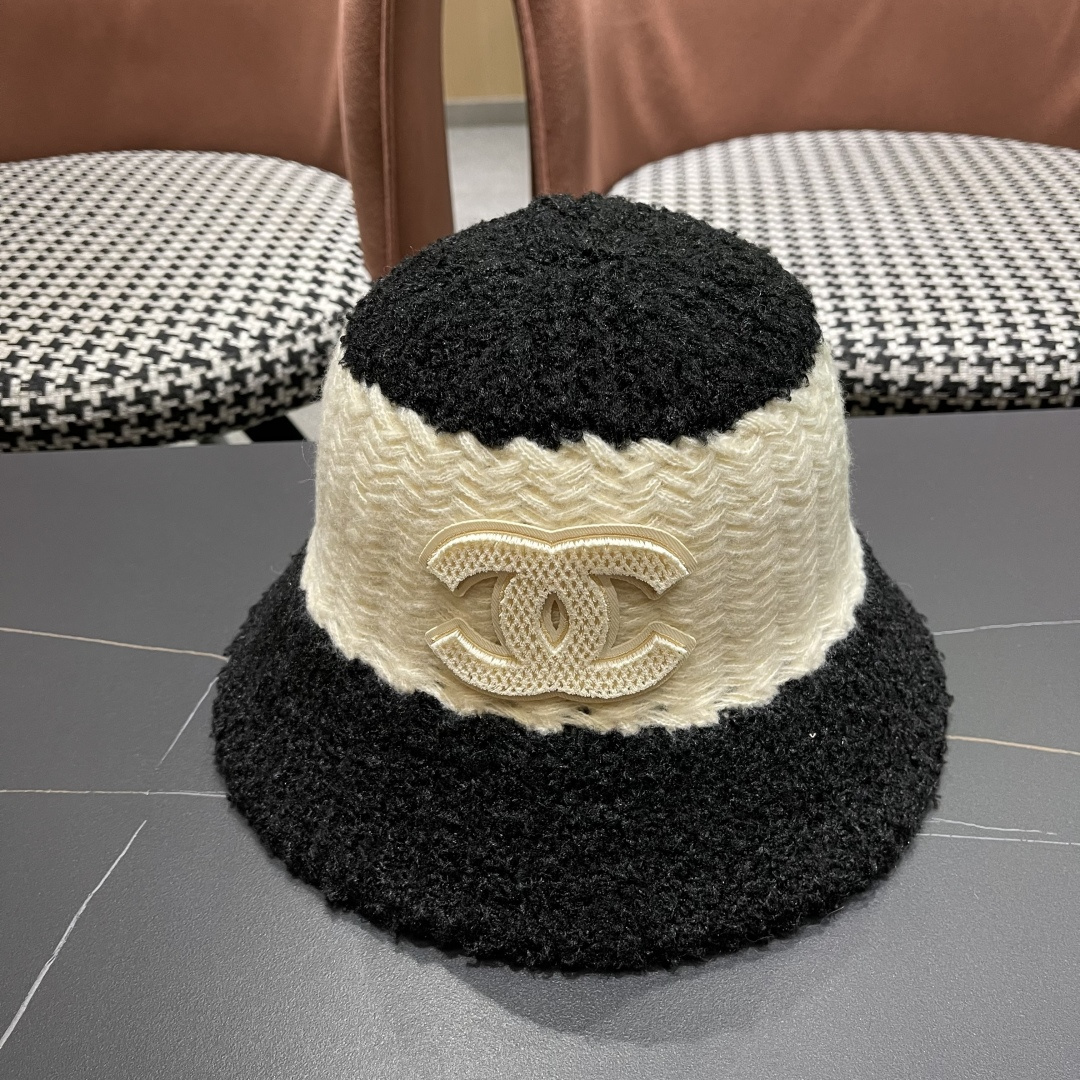 🆕【CHANEL香奈儿】2025秋冬新款毛绒小香风简约渔夫帽，独特设计～时尚气质的一款