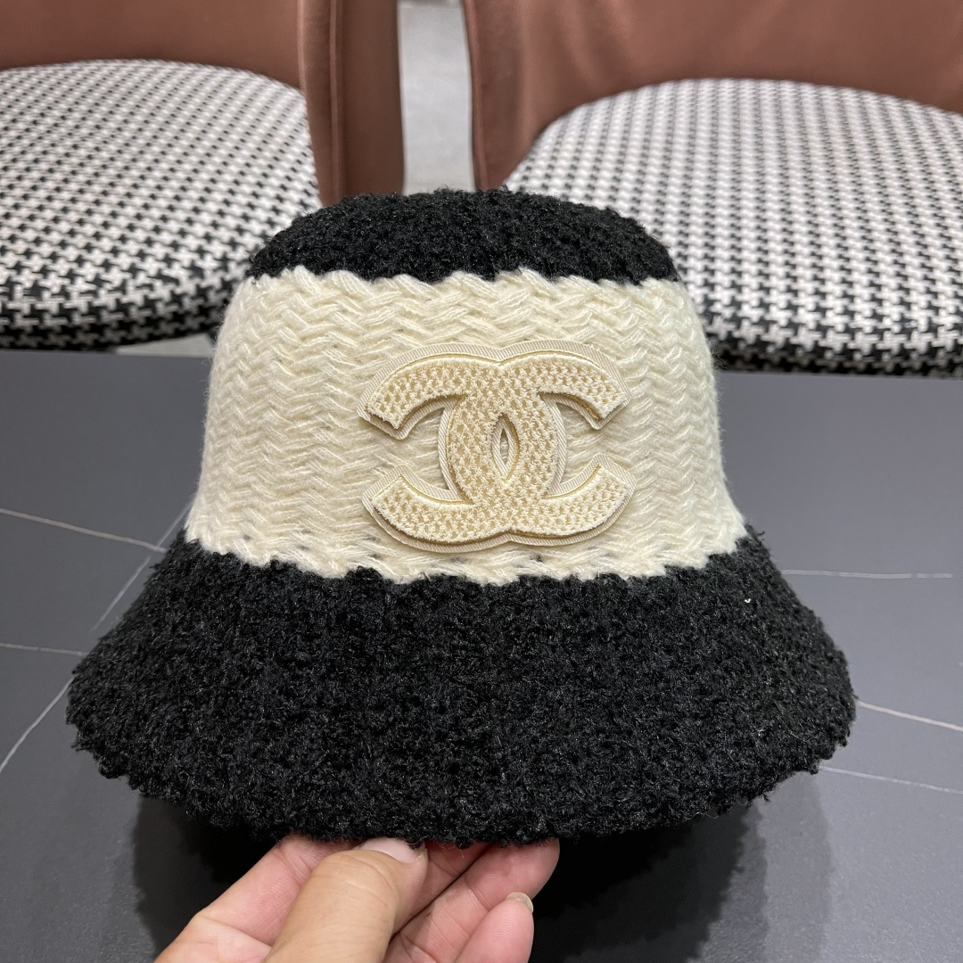 🆕【CHANEL香奈儿】2025秋冬新款毛绒小香风简约渔夫帽，独特设计～时尚气质的一款