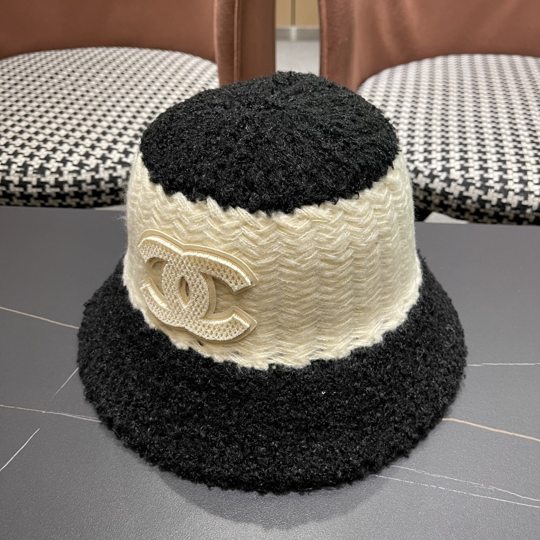 🆕【CHANEL香奈儿】2025秋冬新款毛绒小香风简约渔夫帽，独特设计～时尚气质的一款