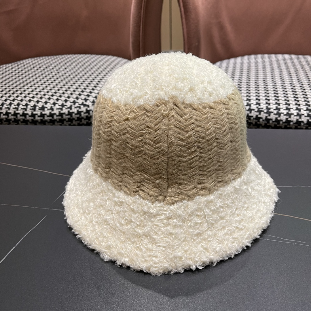 🆕【CHANEL香奈儿】2025秋冬新款毛绒小香风简约渔夫帽，独特设计～时尚气质的一款