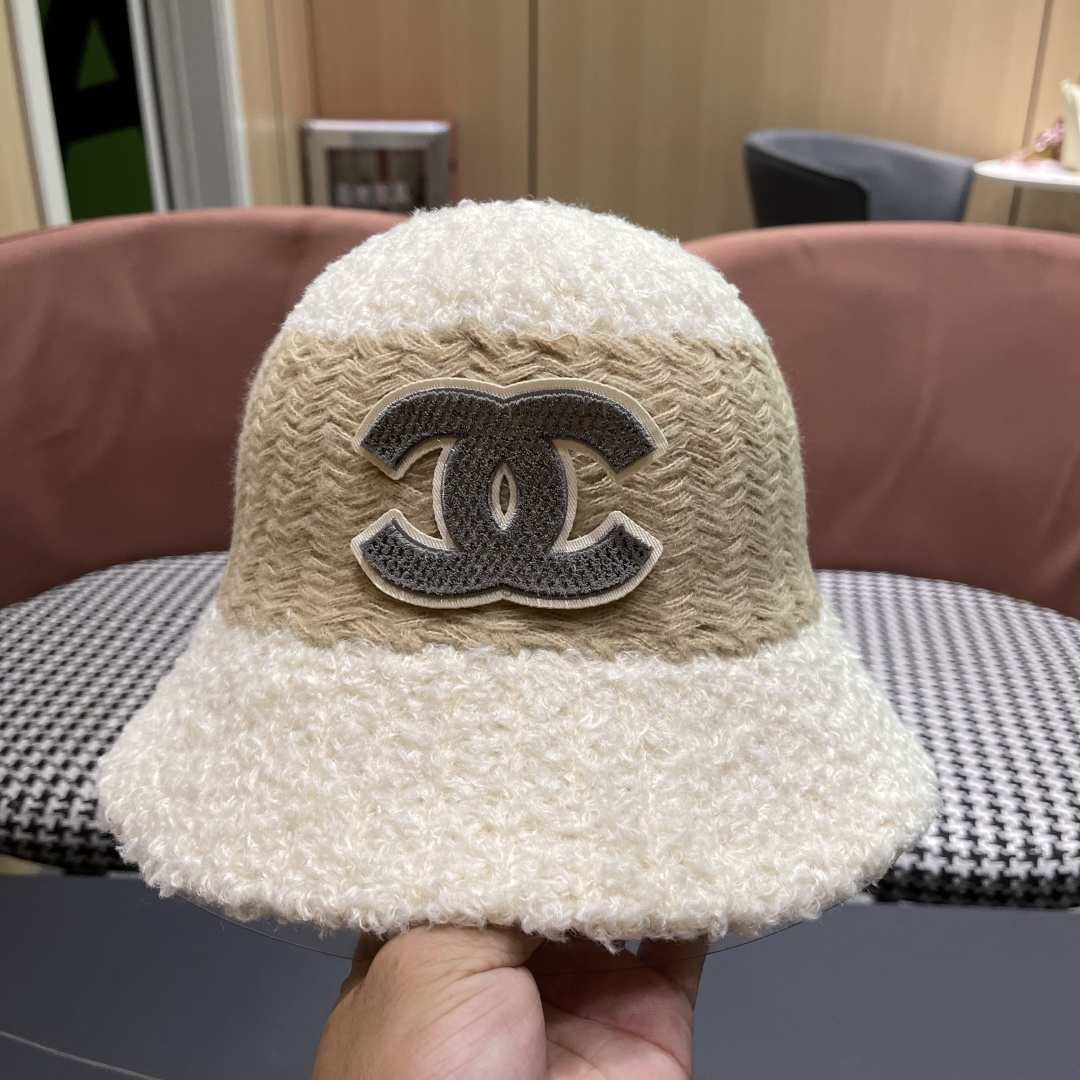 🆕【CHANEL香奈儿】2025秋冬新款毛绒小香风简约渔夫帽，独特设计～时尚气质的一款
