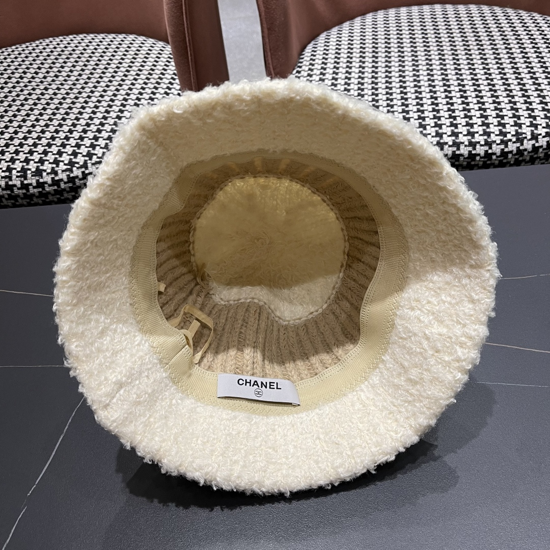 🆕【CHANEL香奈儿】2025秋冬新款毛绒小香风简约渔夫帽，独特设计～时尚气质的一款