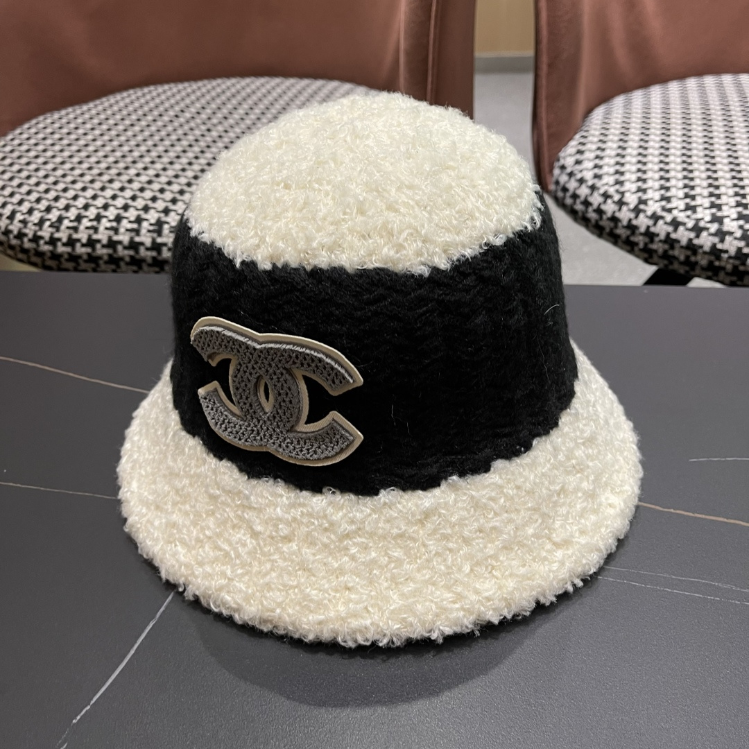 🆕【CHANEL香奈儿】2025秋冬新款毛绒小香风简约渔夫帽，独特设计～时尚气质的一款