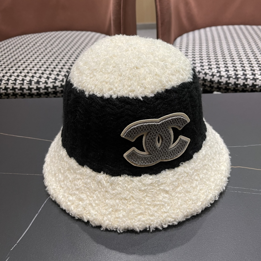 🆕【CHANEL香奈儿】2025秋冬新款毛绒小香风简约渔夫帽，独特设计～时尚气质的一款