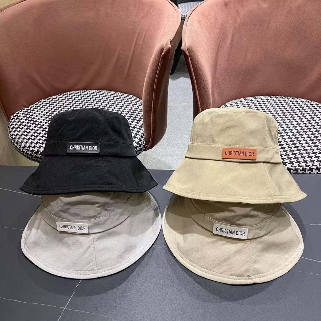 迪奥🧢春夏新款纯色渔夫帽🧢 火爆出货，百搭单品🥰随便搭配都很好看 时尚百搭